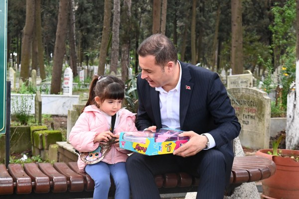 Ahmet Akın Ramazan Bayramı coşkusunu hemşehrileriyle paylaştı