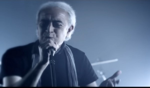 Edip Akbayram, Anadolu pop, Altın Mikrofon, Aldırma Gönül, Eşkıya Dünyaya Hükümdar Olmaz, Türküler Yanmaz, Sivas Katliamı, Dostlar Orkestrası