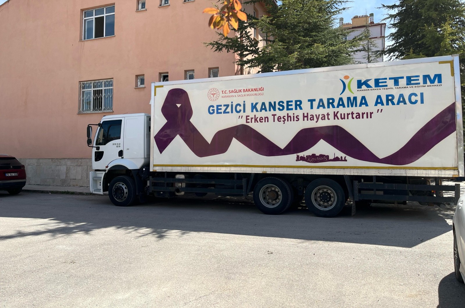 556086071