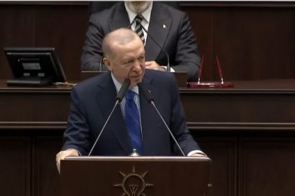 Erdogan AK Parti Toplantisinda 600 366