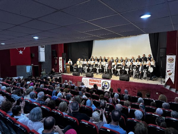 Bandırma Sahil Şenlikleri’nde Türk Sanat Müziği Coşkusu