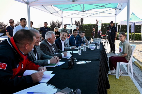 Akın “Liyakat esaslı bir süreç yönetiyoruz”