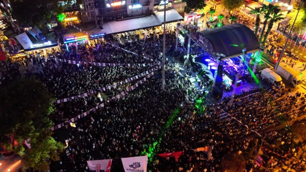 Kuşcenneti Festivali Derya Bedavacı İle Final Yaptı