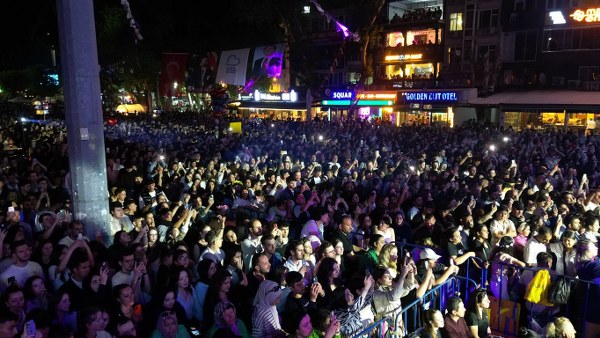 Kuşcenneti Festivali Derya Bedavacı İle Final Yaptı