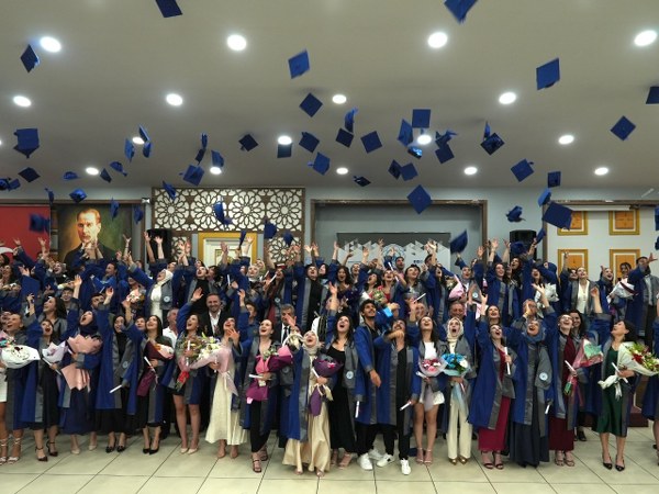 Manyas MYO’da Mezuniyet Coşkusu Yaşandı