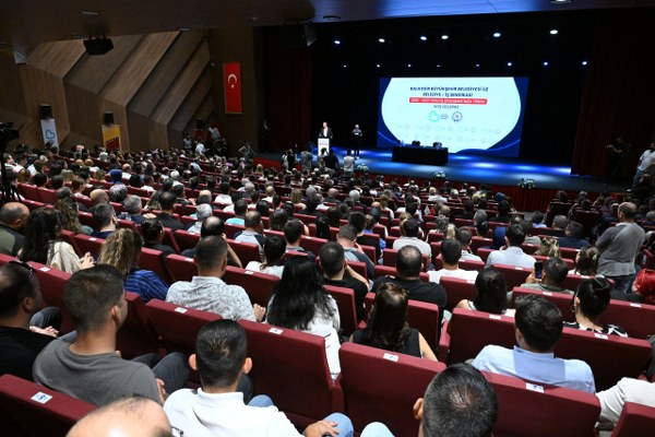 Başkan Akın’dan personele zam müjdesi