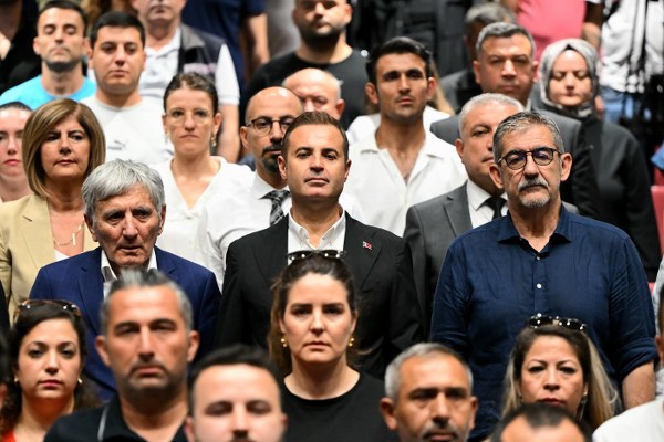 Başkan Akın’dan personele zam müjdesi