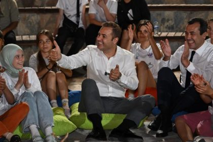 Balıkesir’de Çocuklar Yaz Kampı’nda doyasıya eğleniyor