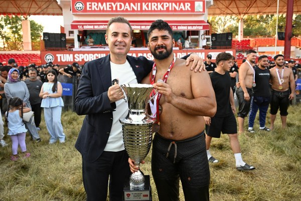 Kurtdereli’nin Torunları Başkan Akın’la Zirveye Yürüyor