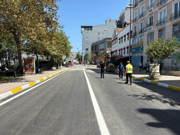 BANDIRMA’NIN KALBİ YENİLENDİ: MODERN CADDE, GÜVENLİ ULAŞIM!