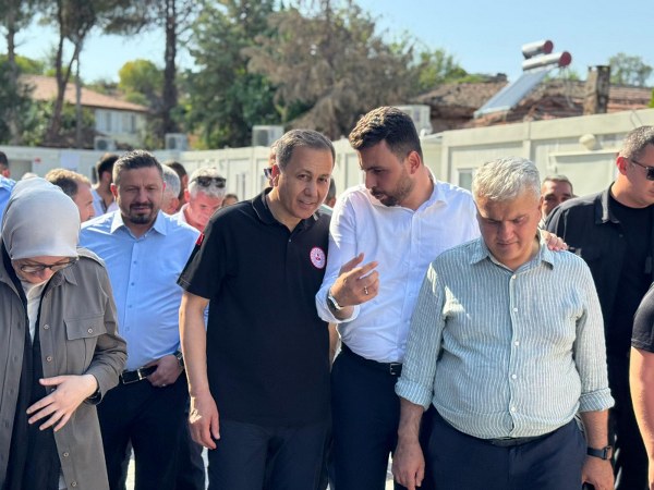Sındırgı depreminde yaralar hızla sarılıyor
