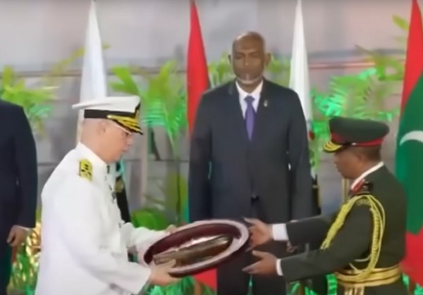 TCG Volkan hücum botu Maldivler donanmasına katıldı