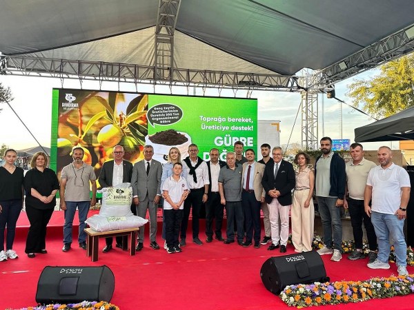 Bandırma Belediyesi’nden genç zeytin üreticilerine gübre desteği