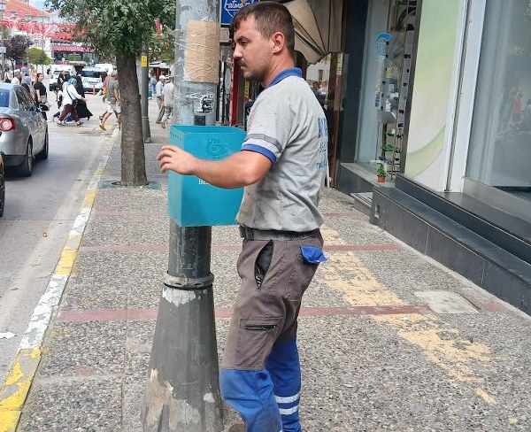 ÇÖP KUTULARI ÇALINIYOR