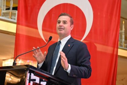 Akın “Muhtarlar, benim yol arkadaşlarımdır”