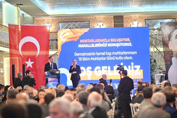 Akın “Muhtarlar, benim yol arkadaşlarımdır”