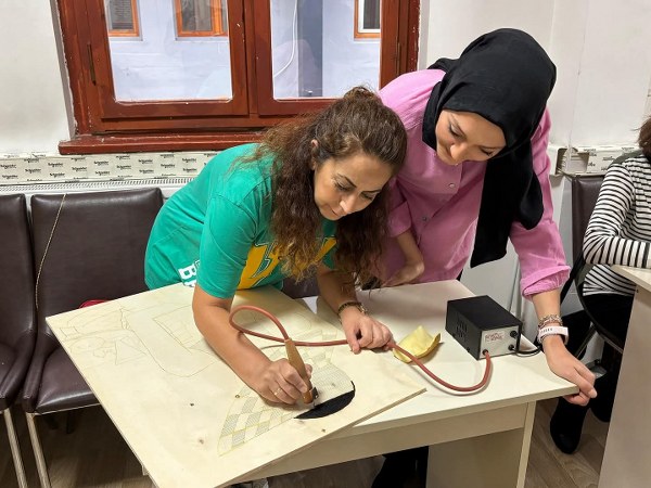 BANDIRMA BELEDİYESİ’NDEN KÜLTÜR, SANAT VE SPOR HAMLESİ HER YAŞTAN VATANDAŞ KURSLARDA BULUŞUYOR