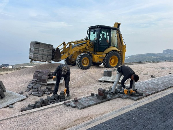 BANDIRMA’DA DEĞİŞİM RÜZGÂRI MAHALLELER BAŞTAN AŞAĞI YENİLENİYOR