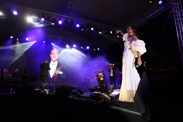 Bandırma’da Cumhuriyet Coşkusu Işın Karaca’dan Unutulmaz Konser