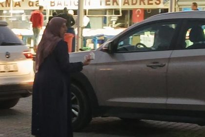 Otoparkta Dilencilik Tatlı Geldi