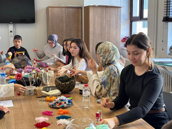 Bandırma'da Özel Bireylere Sanatla Terapi