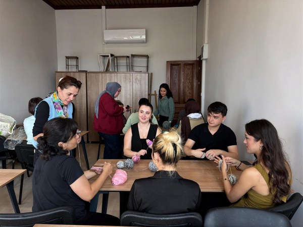 Bandırma'da Özel Bireylere Sanatla Terapi