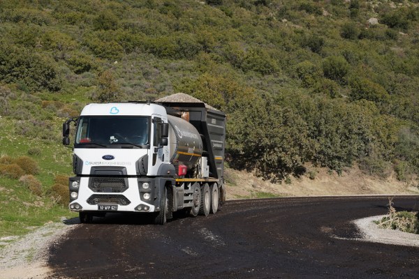 Büyükşehir ile yollar mevsim şartlarına hazırlanıyor