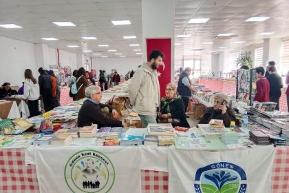 Gönen'de Kitap Dostlarından Anlamlı Burs Desteği