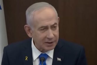 İsrail, Lübnan'daki ateşkesi ihlal ederek ABD'nin 5 milyon dolar ödül koyduğu Hizbullah komutanı Heysem Ali Taba Tabayi'yi Beyrut'ta hedef aldı. Netanyahu saldırıların devam edeceğini açıklarken, uzmanlar İsrail'in çok cepheli savaş stratejisini değerlendiriyor.