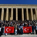 Balıkesirli gençler Ata’nın huzurunda