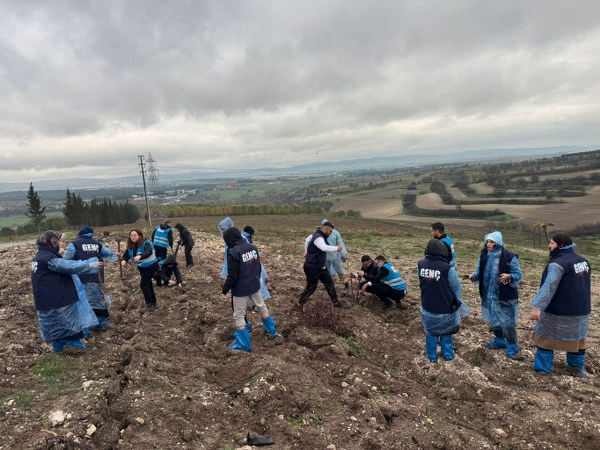 AK Gençlik’ten Fidan Dikim Seferberliği