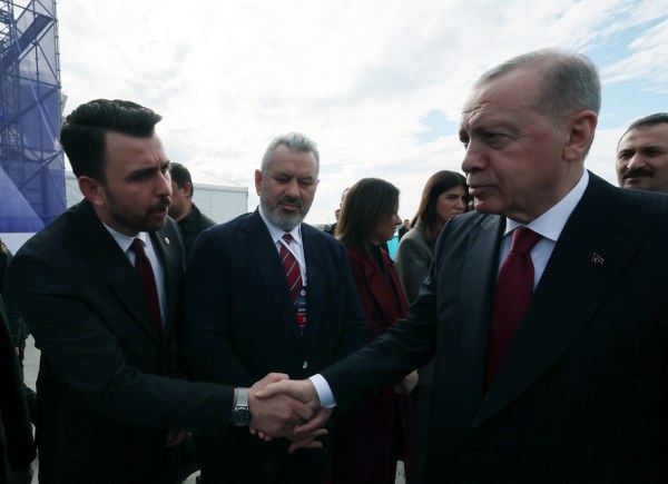  AK Parti’li Öztaylan’ın İstanbul Maratonu 9 bin 200 Araç Teslim