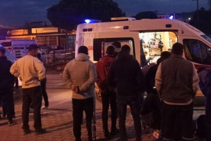 AYVALIK’TA TRAFİK KAZASI, 2 YARALI