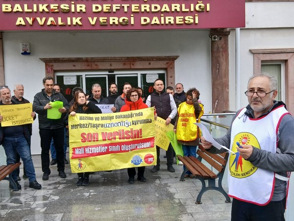 Ayvalık’ta memurlar yoksulluk sınırı üstü ücret istedi