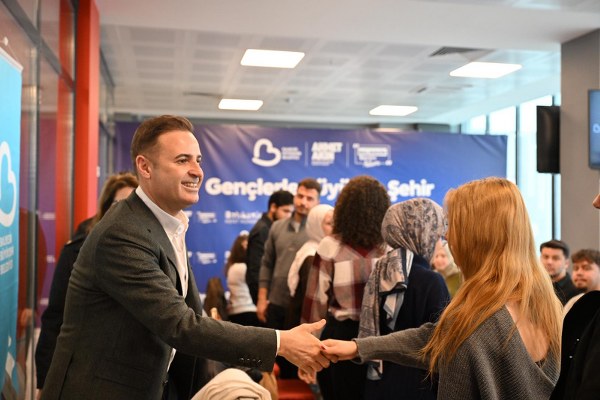 Balıkesir’de Başkan Akın gençlerle buluştu