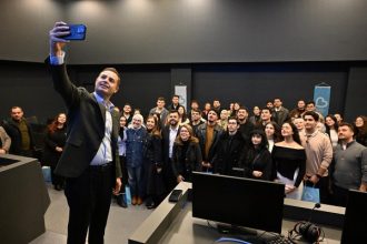 Balıkesir’de Başkan Akın gençlerle buluştu