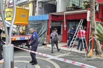 Bandırma Zabıtasından Tente Operasyonu