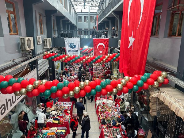 Bandırma'da Kadın Emeğiyle Yeni Yıl Coşkusu