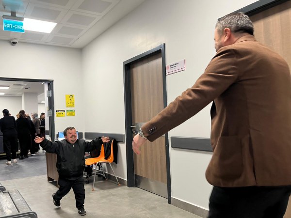 Mehmet Aydemir'den Hastane Ziyareti