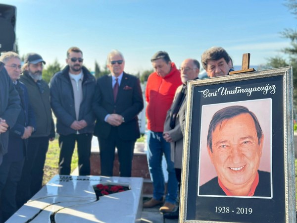 Tunç Başaran Mezarı Başında Anıldı