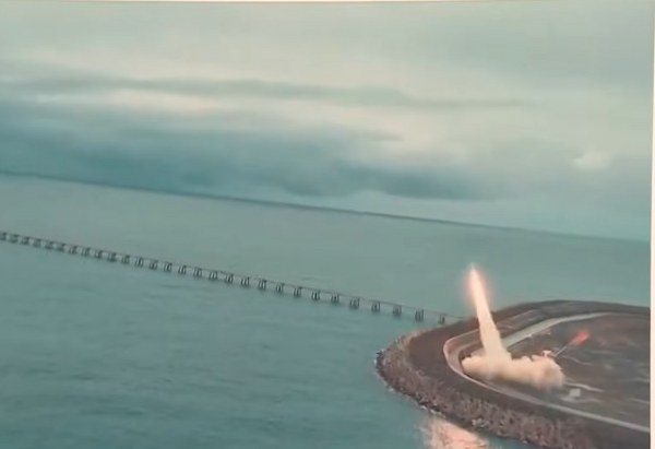 Türkiye'nin Tayfun Füzesi Saniyede 1.7 Kilometre Hızla Hedefi Vurdu