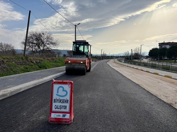 Gönen’de Bozuk Yol Kalmıyor 2 Gönen’de Bozuk Yol Kalmıyor