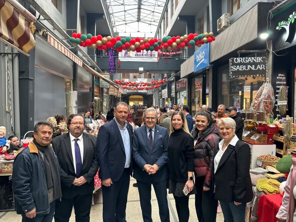 BANDIRMA’DA “SEVGİLİLER GÜNÜ ALIŞVERİŞ GÜNLERİ” BAŞLADI