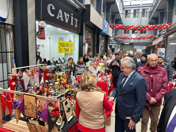 BANDIRMA’DA “SEVGİLİLER GÜNÜ ALIŞVERİŞ GÜNLERİ” BAŞLADI