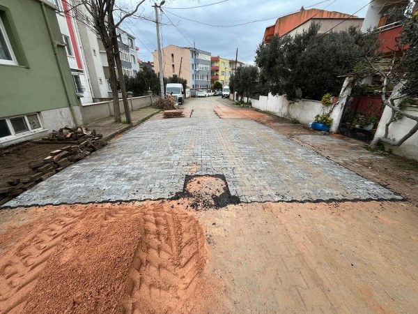 BELEDİYE EKİPLERİ SAHADA: ÇALIŞMALAR ARALIKSIZ SÜRÜYOR 2 BELEDİYE EKİPLERİ SAHADA ÇALIŞMALAR ARALIKSIZ SÜRÜYOR
