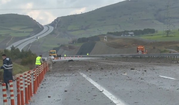 Balıkesir'de F-16 Düştü 3 Balıkesir'de F-16 Düştü