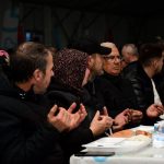 Büyükşehir ilk iftarını vatandaşlarla yaptı