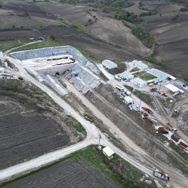 Manyas Ovası Sol Sahil Sulaması İletim Tüneli Devam Ediyor