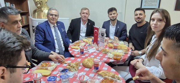 ADD Bandırma Şubesinden Öğrencilere İftar Yemeği