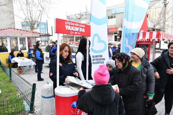 Balıkesir'de bin 133 Mahallede Kapı Kapı Hizmet 5 Balıkesir'de 1133 Mahallede Kapı Kapı Hizmet
